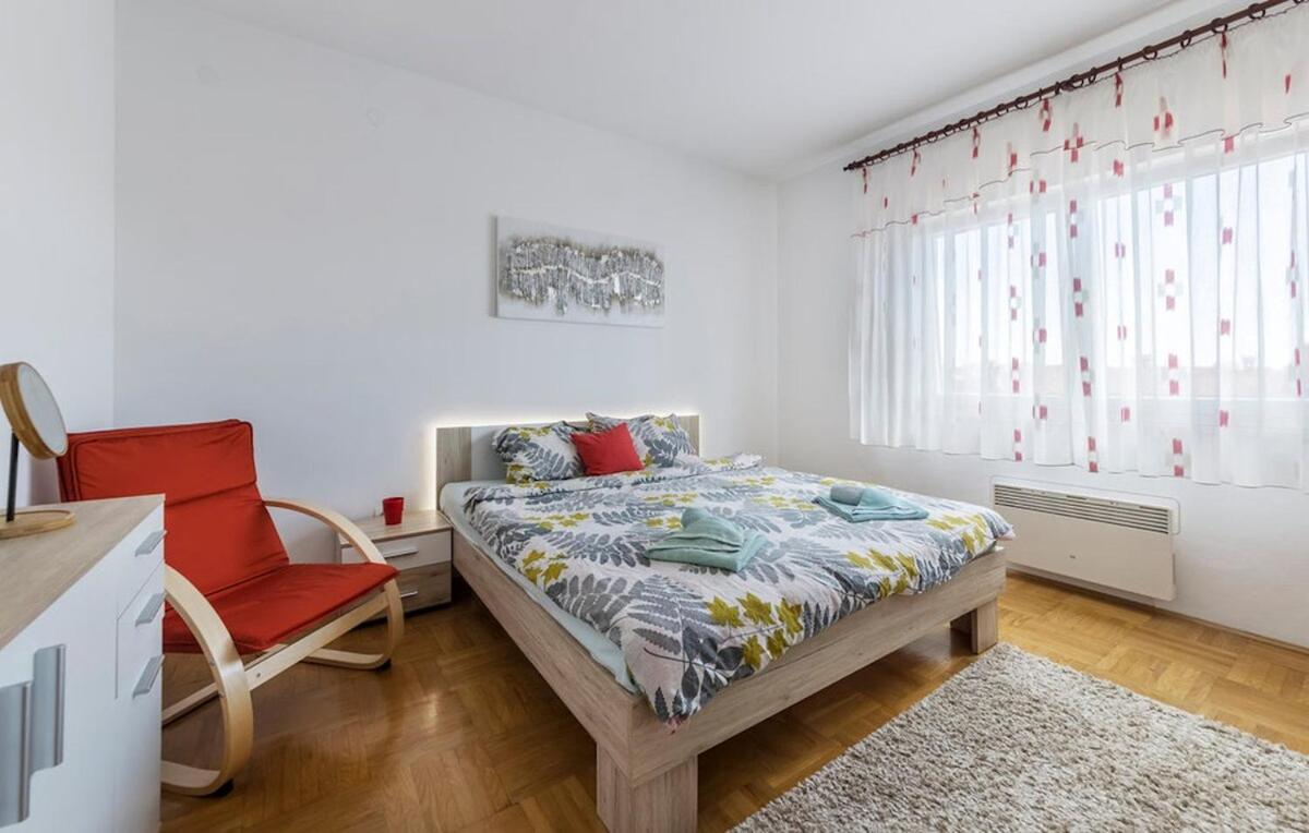 Beautiful For Rest And Restful Sleep Pula